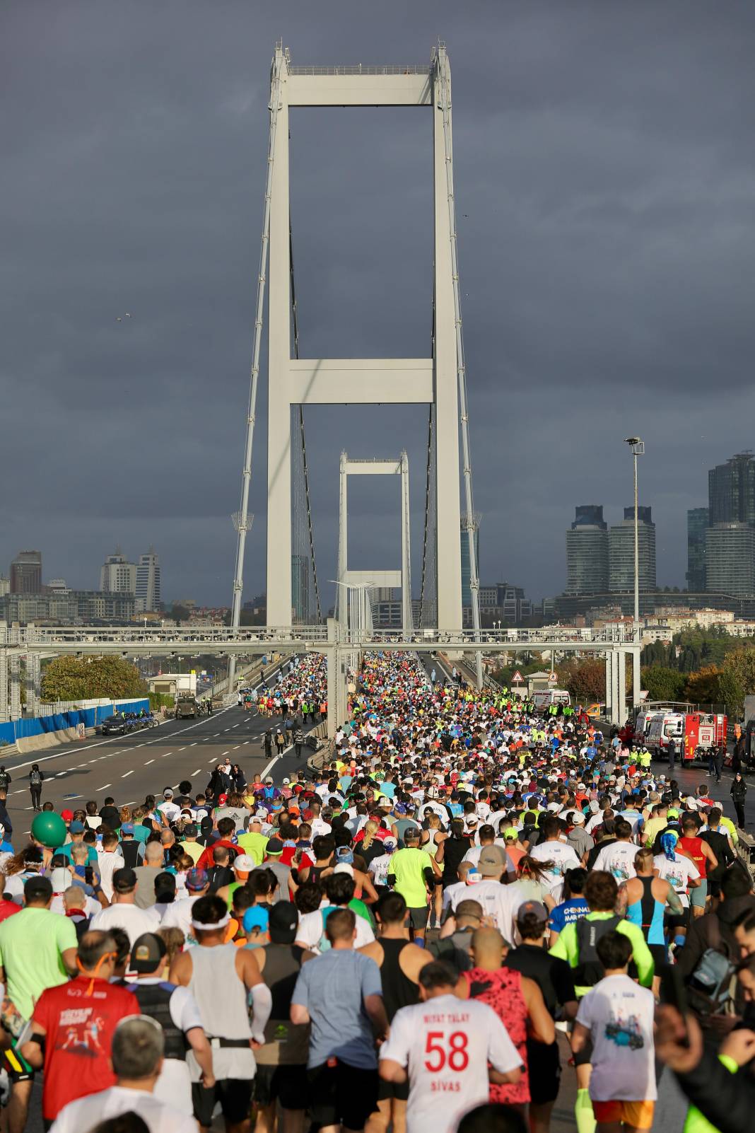 İmamoğlu’ndan ‘Hak, Hukuk, Adalet’ maratonu 13